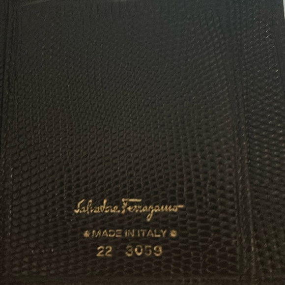 Salvatore Ferragamo Vara Black Leather Long Bifold Wallet Made in ITALY - Picture 6 of 9